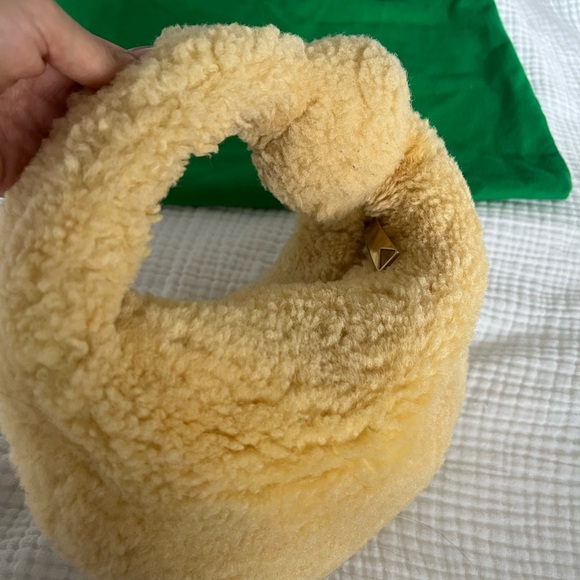 Bottega Veneta Mini Jodie Shearling Teddy Yellow - Picture 4 of 11